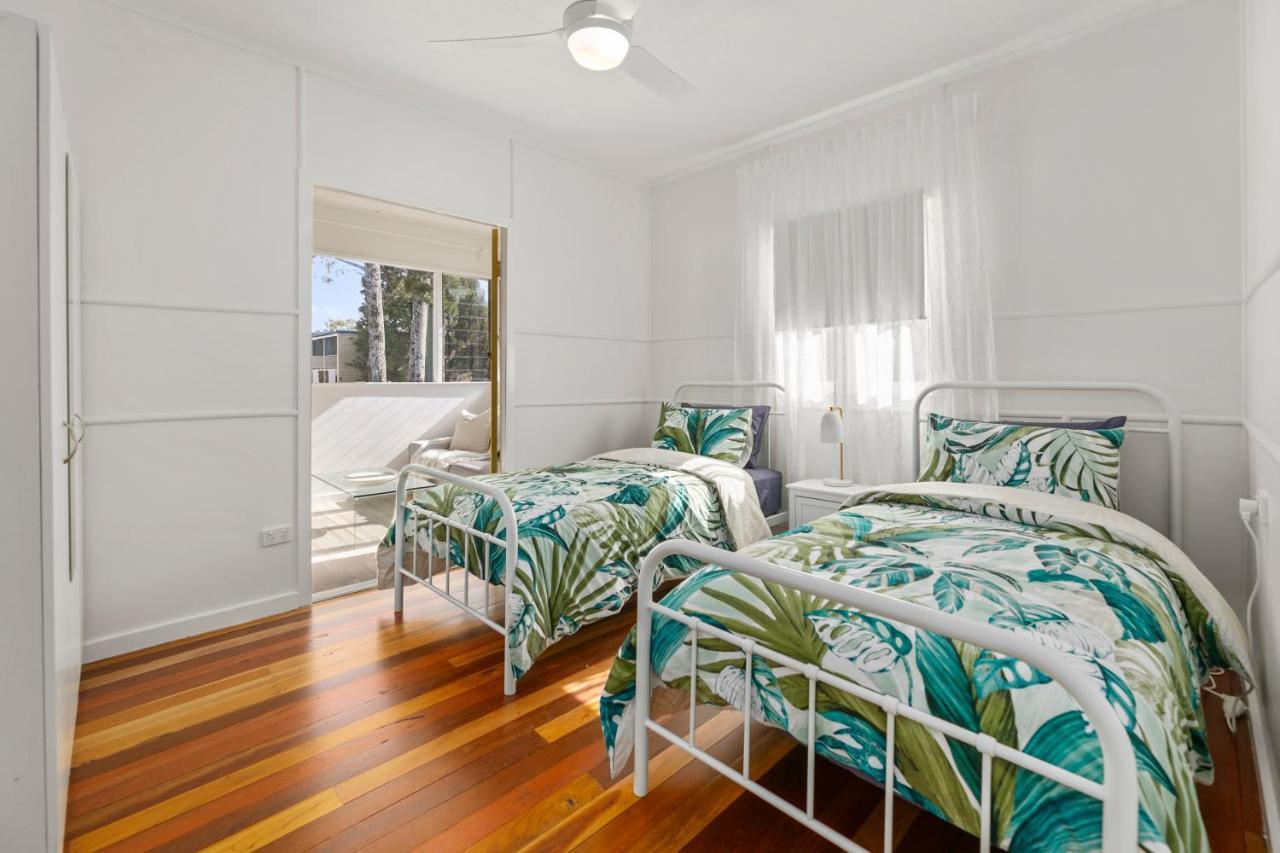 Entire Beach House On Bribie Island Bongaree Exterior photo